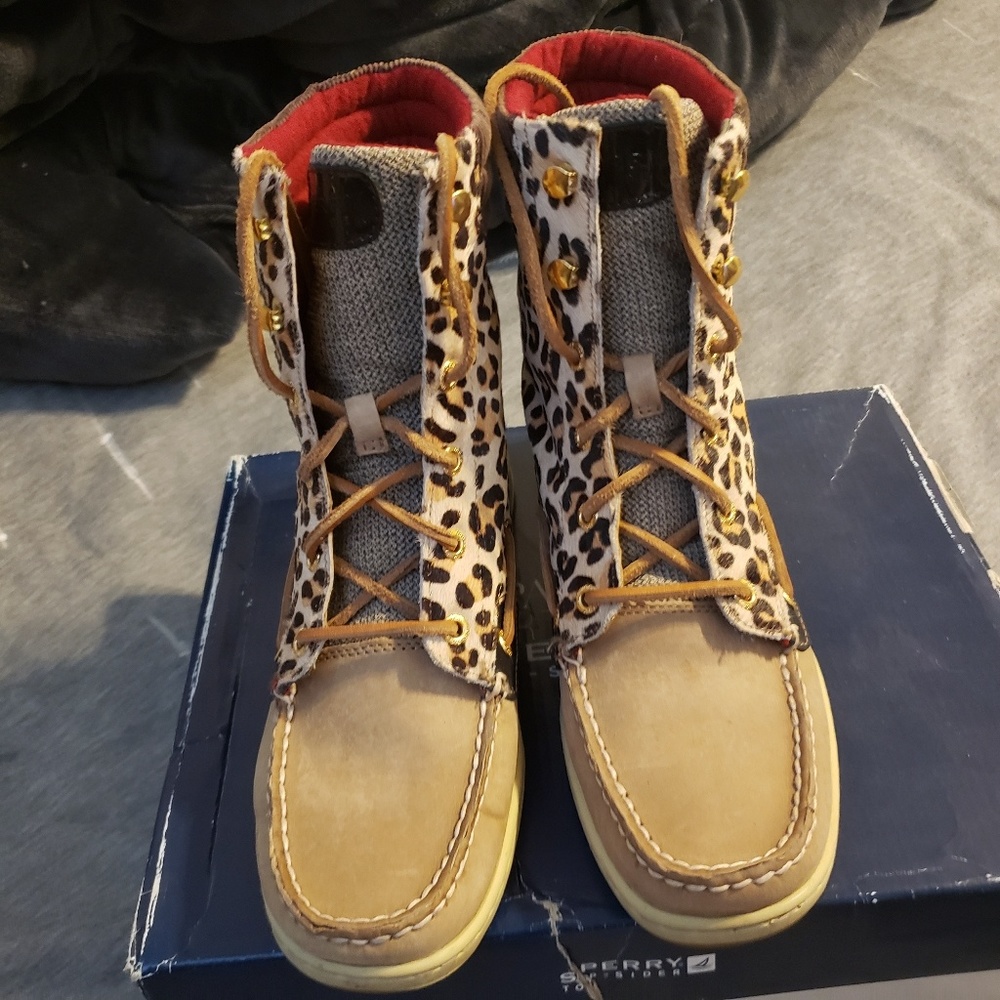 Sperry top sider boots. MAKE OFFER!